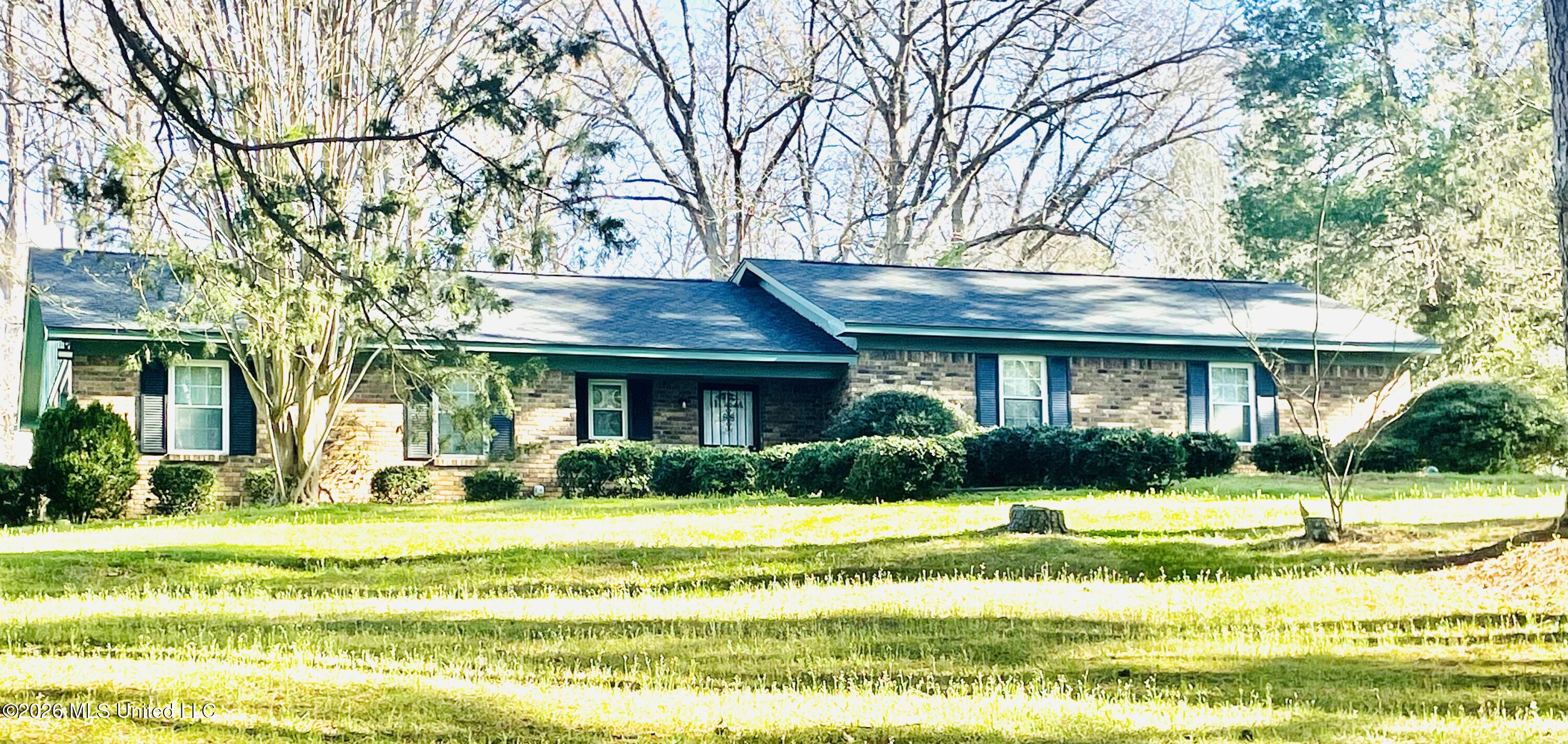 6165 Highway 4 Senatobia, MS 38668 - Photo 1 of 20 IMG_2862