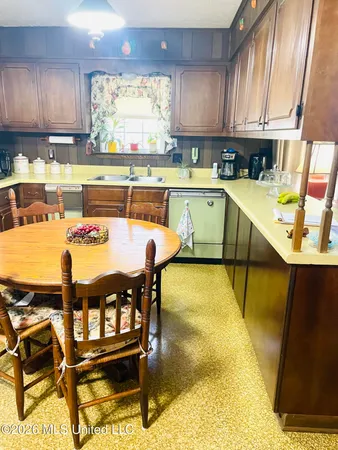 $350,000 | 6165 Highway 4, Senatobia, MS 38668