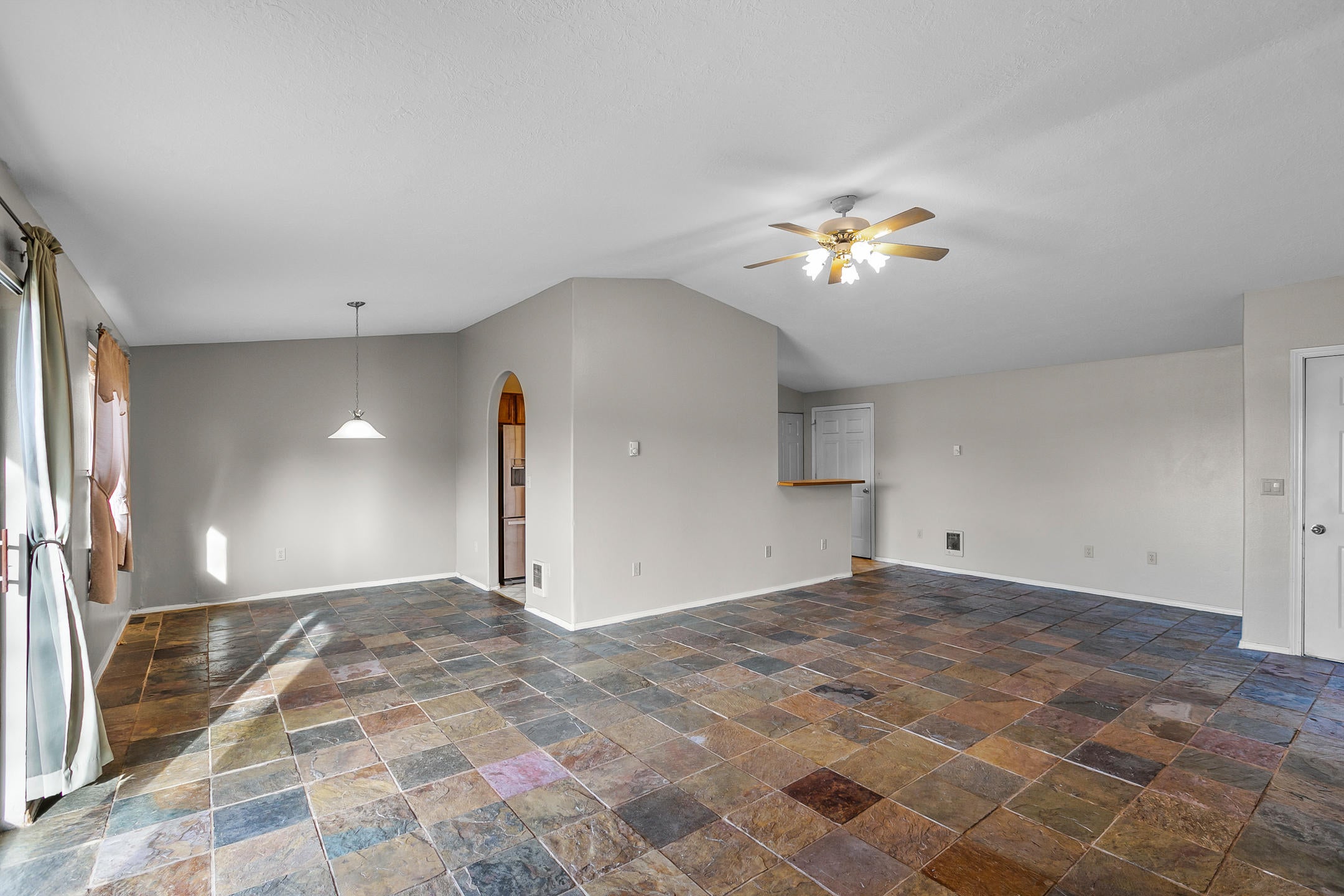 1327 Southwest 28th Street Redmond, OR 97756 - Photo 7 of 30 2020_12_09_1327_sw_28th_rdm-22