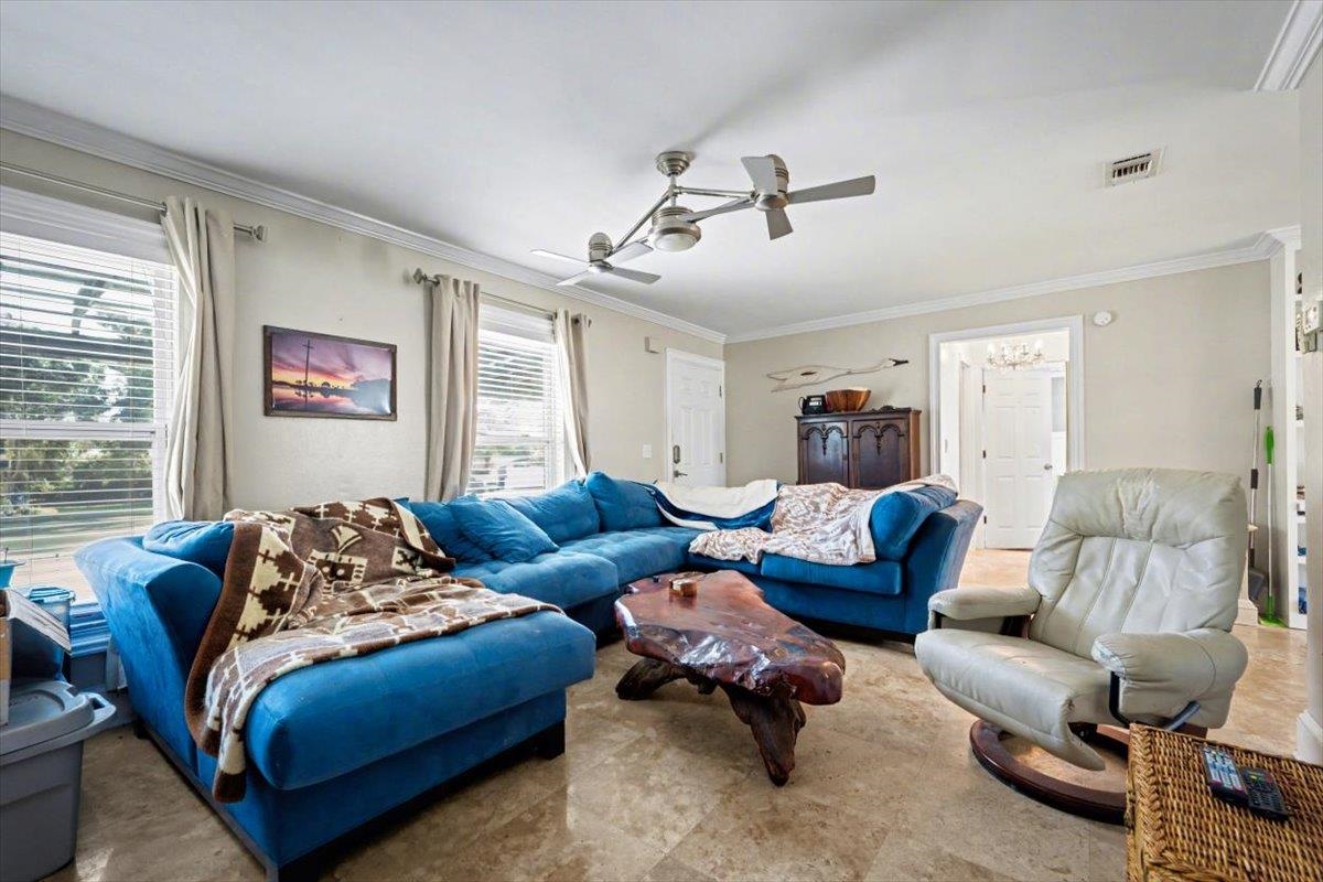 979 Altara Avenue St. Augustine, FL 32086 - Photo 2 of 27 a living room with furniture