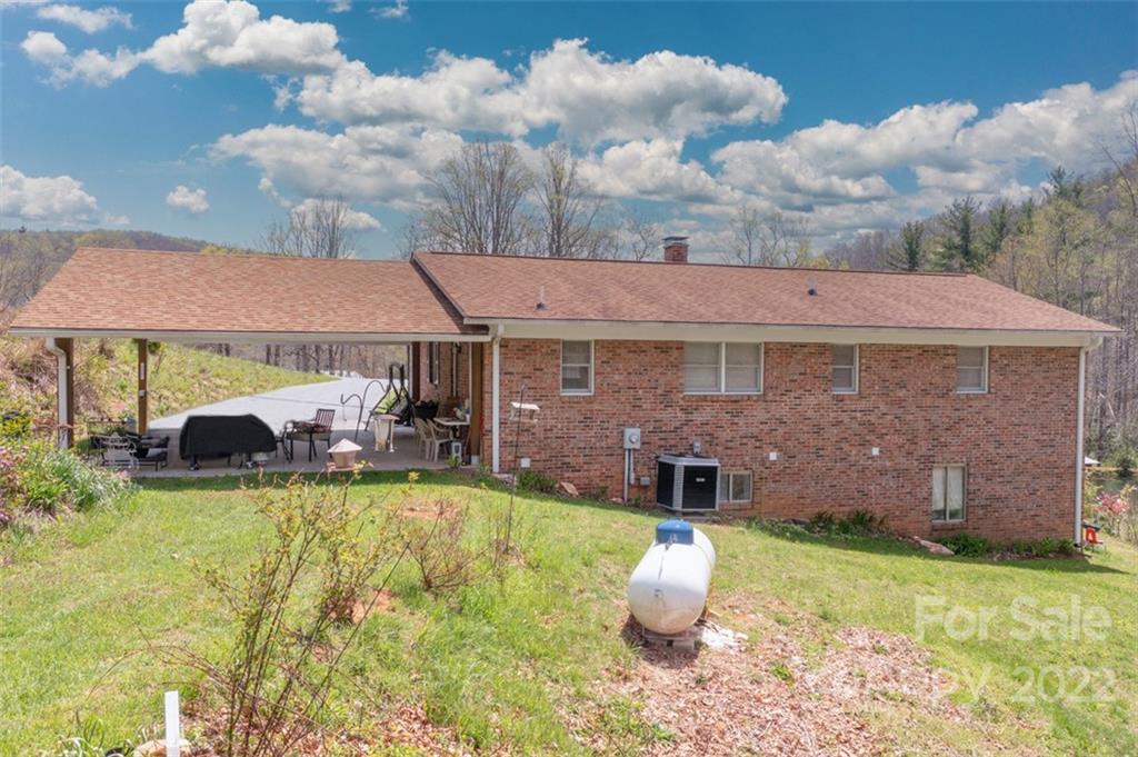 2476 Dale Road Spruce Pine, NC 28777 - Photo 3 of 3 Gallery Image 3