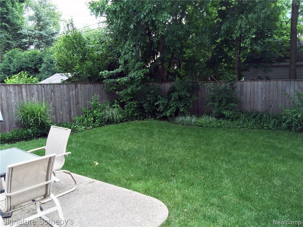 2010 Manchester Road Birmingham, MI 48009 - Photo 18 of 24 Gallery Image 18