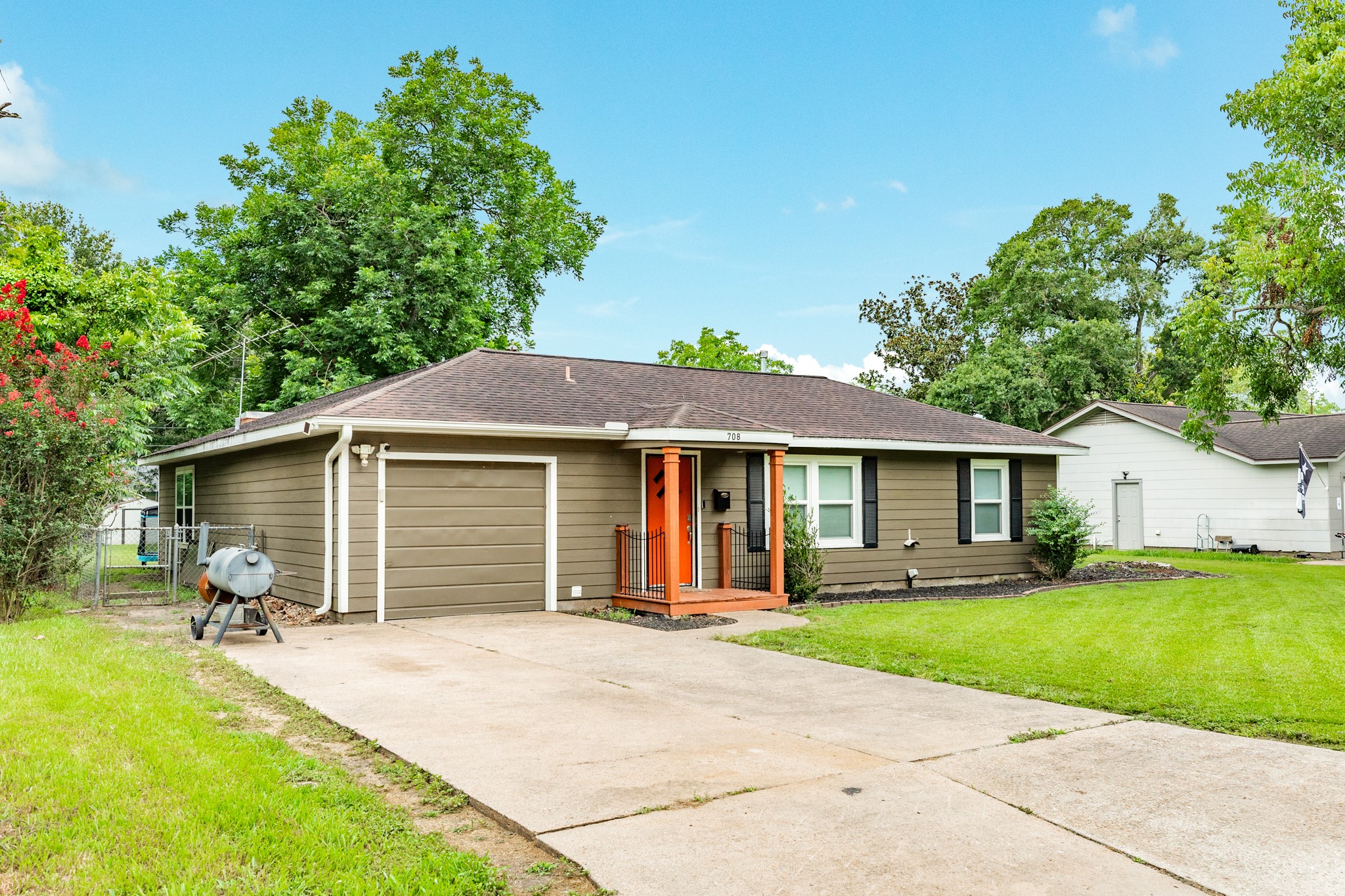 708 Alice Street Sweeny, TX 77480 - Photo 2 of 25