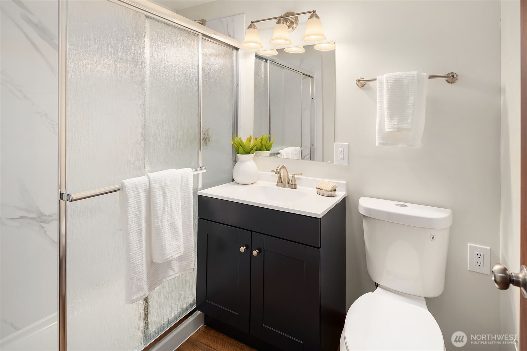 9275 Renton Avenue South Seattle, WA 98118 - Photo 25 of 34