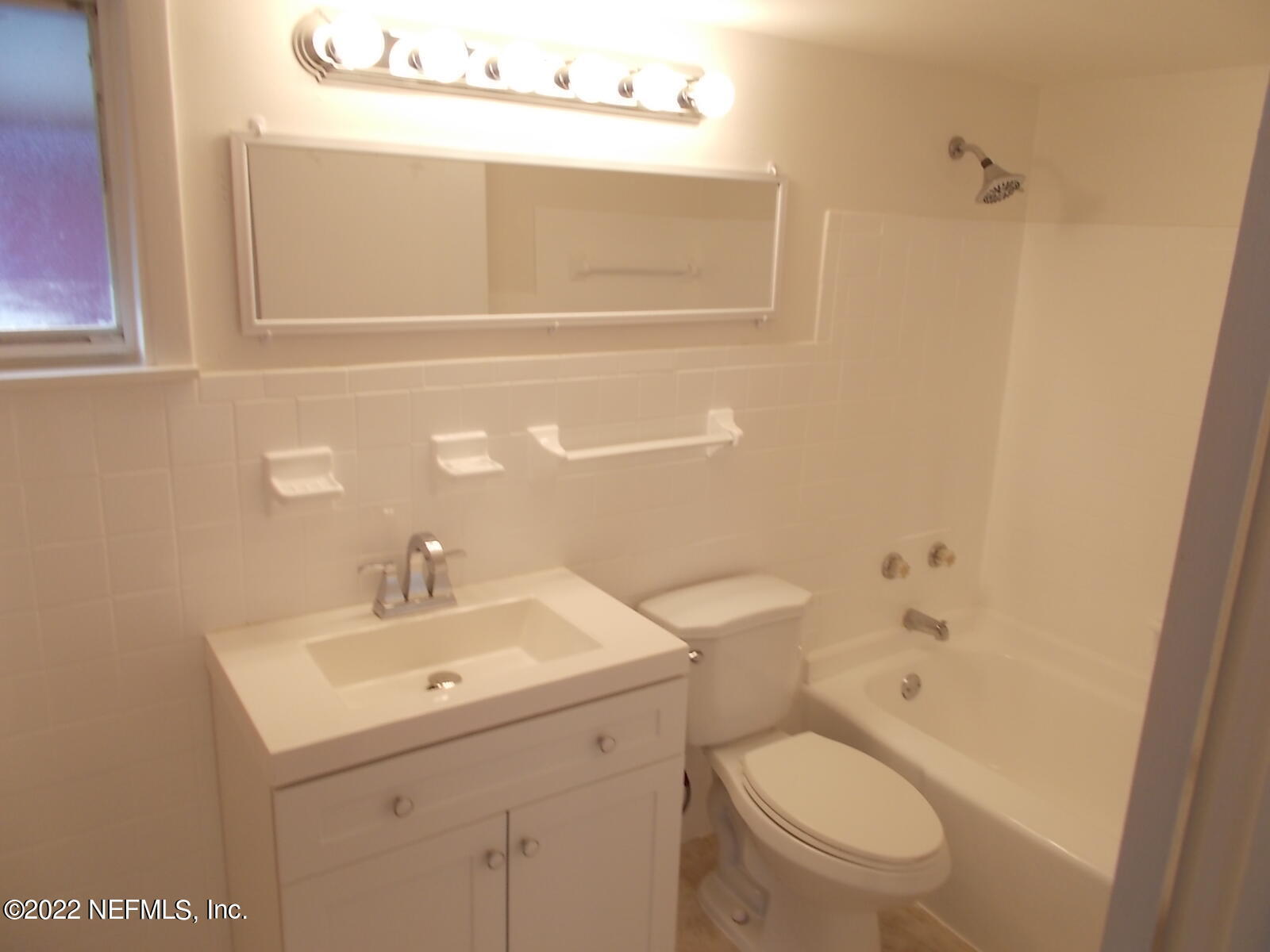 5738 Cruz Road Jacksonville, FL 32207 - Photo 19 of 22 Owner's Bath