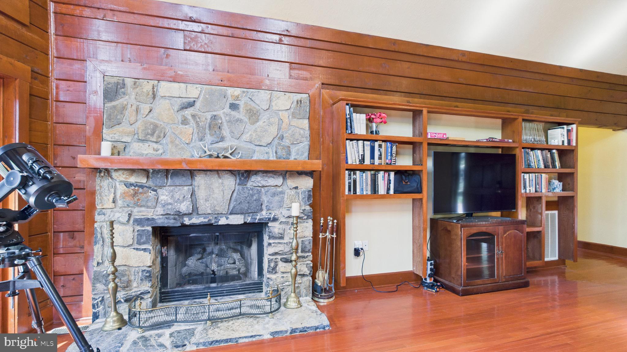 974 Cross Mountain Road Luray, VA 22835 - Photo 4 of 69 Gallery Image 4