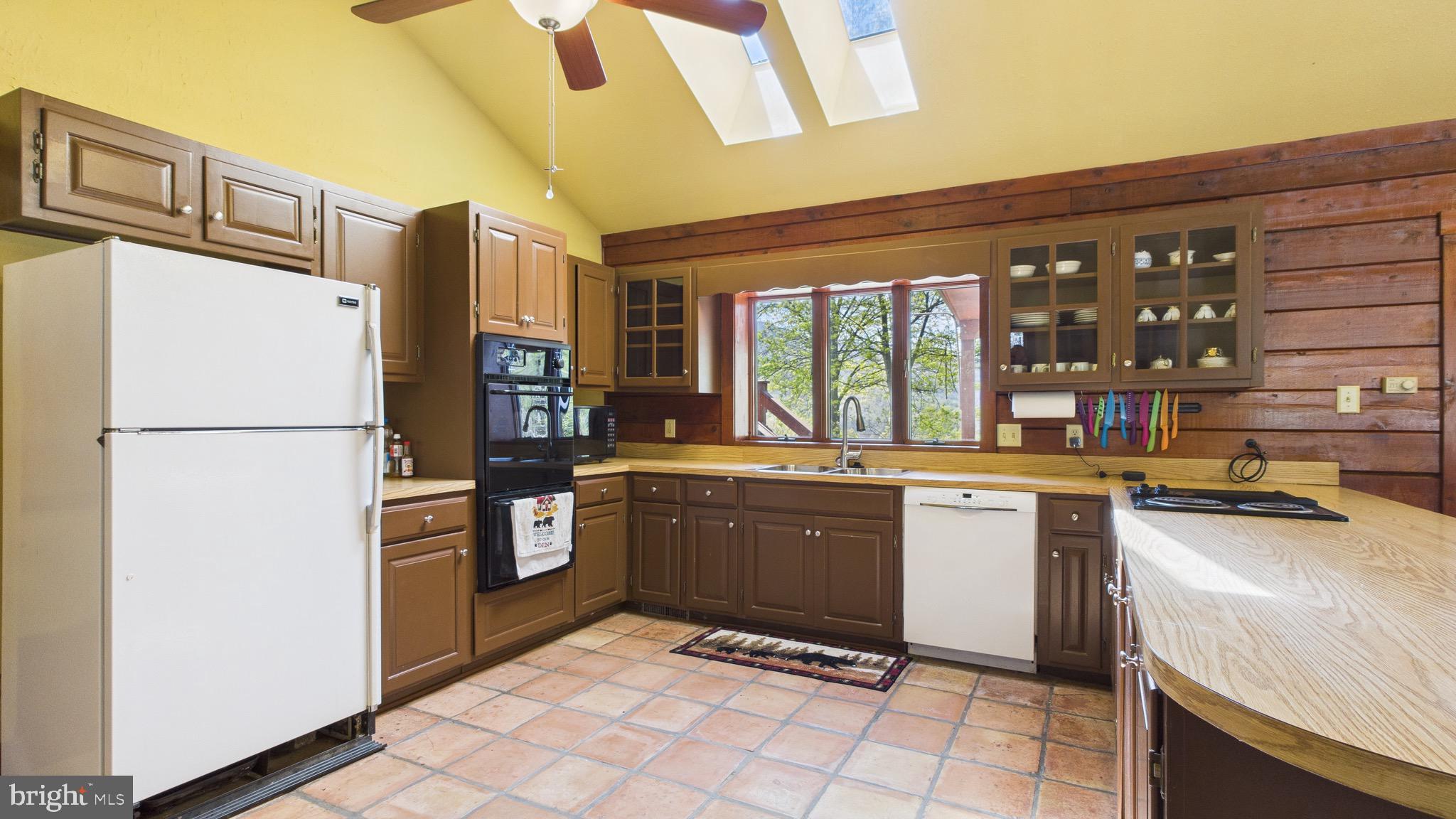 974 Cross Mountain Road Luray, VA 22835 - Photo 7 of 69 Gallery Image 7