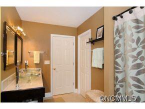 112 Charles Ridge Road Asheville, NC 28805 - Photo 14 of 24 Gallery Image 14