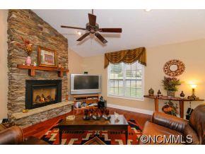 112 Charles Ridge Road Asheville, NC 28805 - Photo 5 of 24 Gallery Image 5
