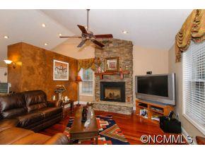 112 Charles Ridge Road Asheville, NC 28805 - Photo 6 of 24 Gallery Image 6