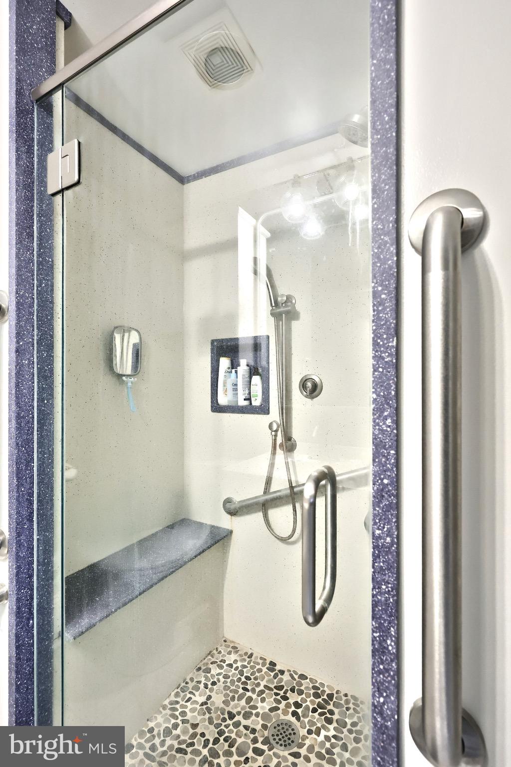 34 Redding Lane Gettysburg, PA 17325 - Photo 23 of 40 a bathroom with a shower