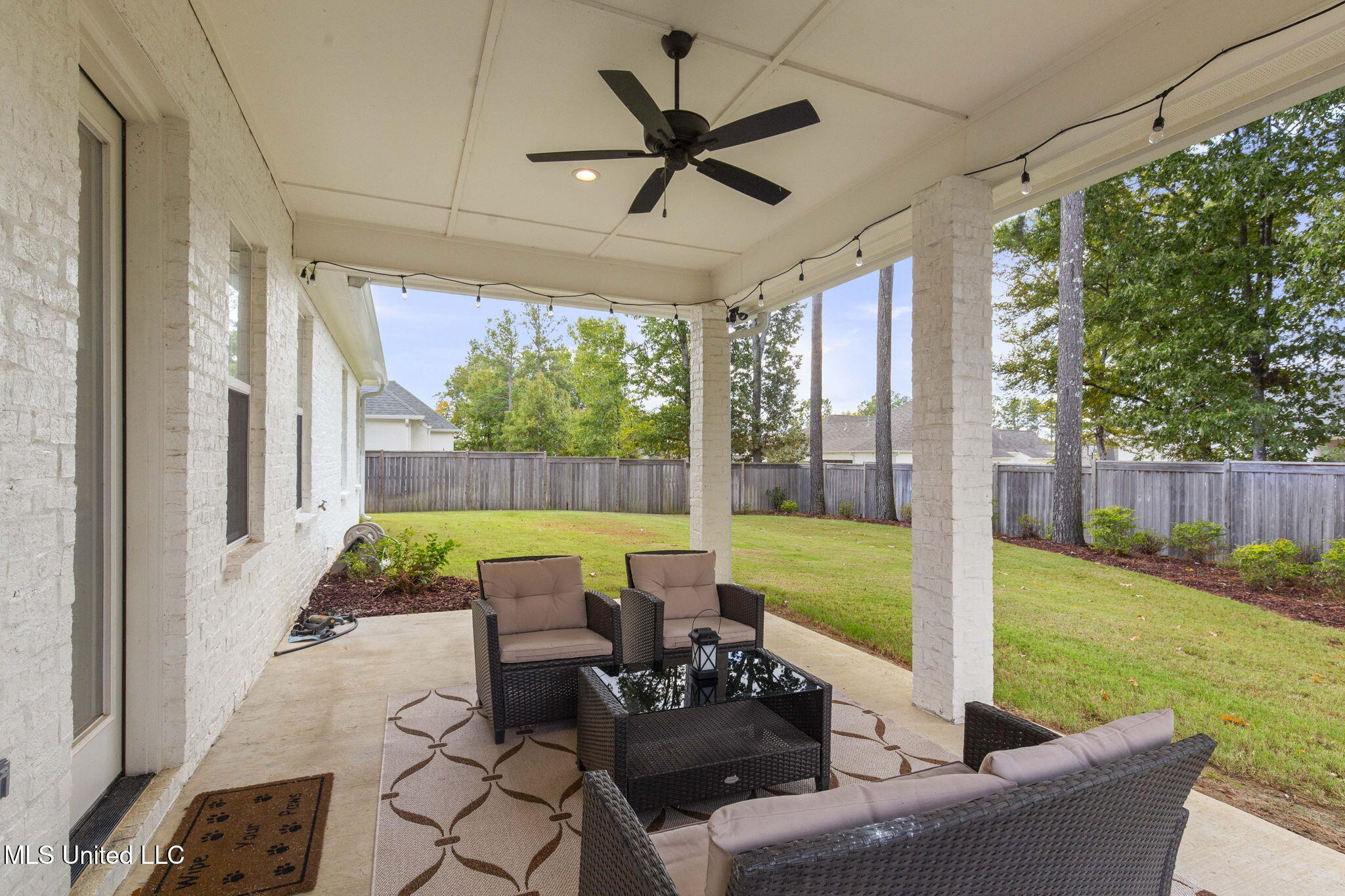 433 Crossvine Place Madison, MS 39110 - Photo 4 of 52 Relaxing Back Patio