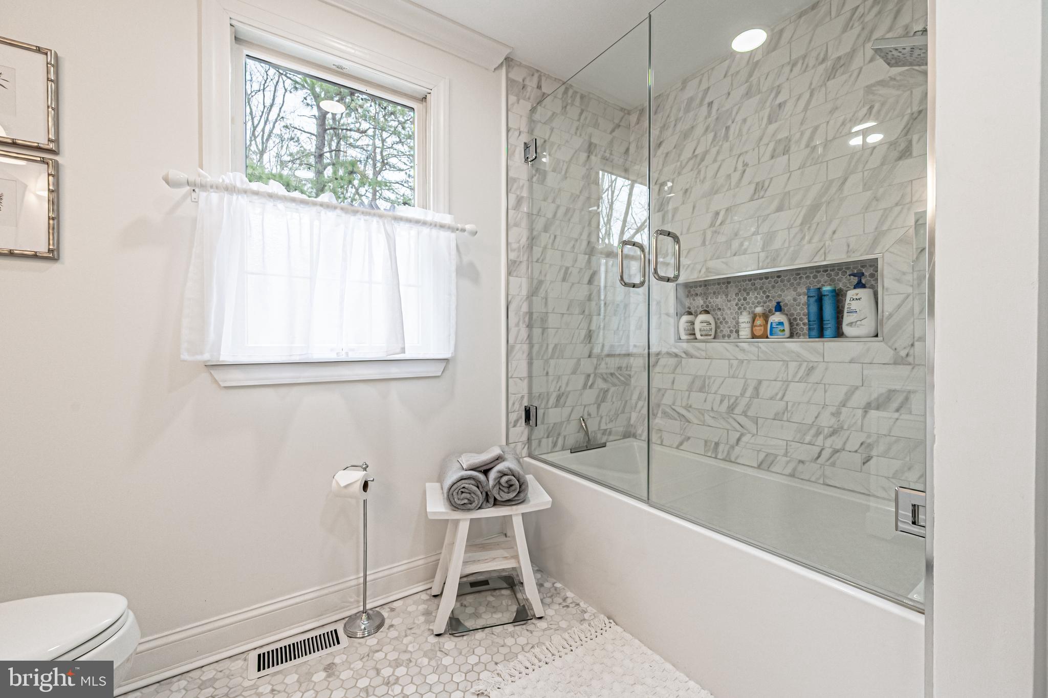 13 Pointe View Drive Medford, NJ 08055 - Photo 28 of 33 a bathroom with a bathtub and a shower