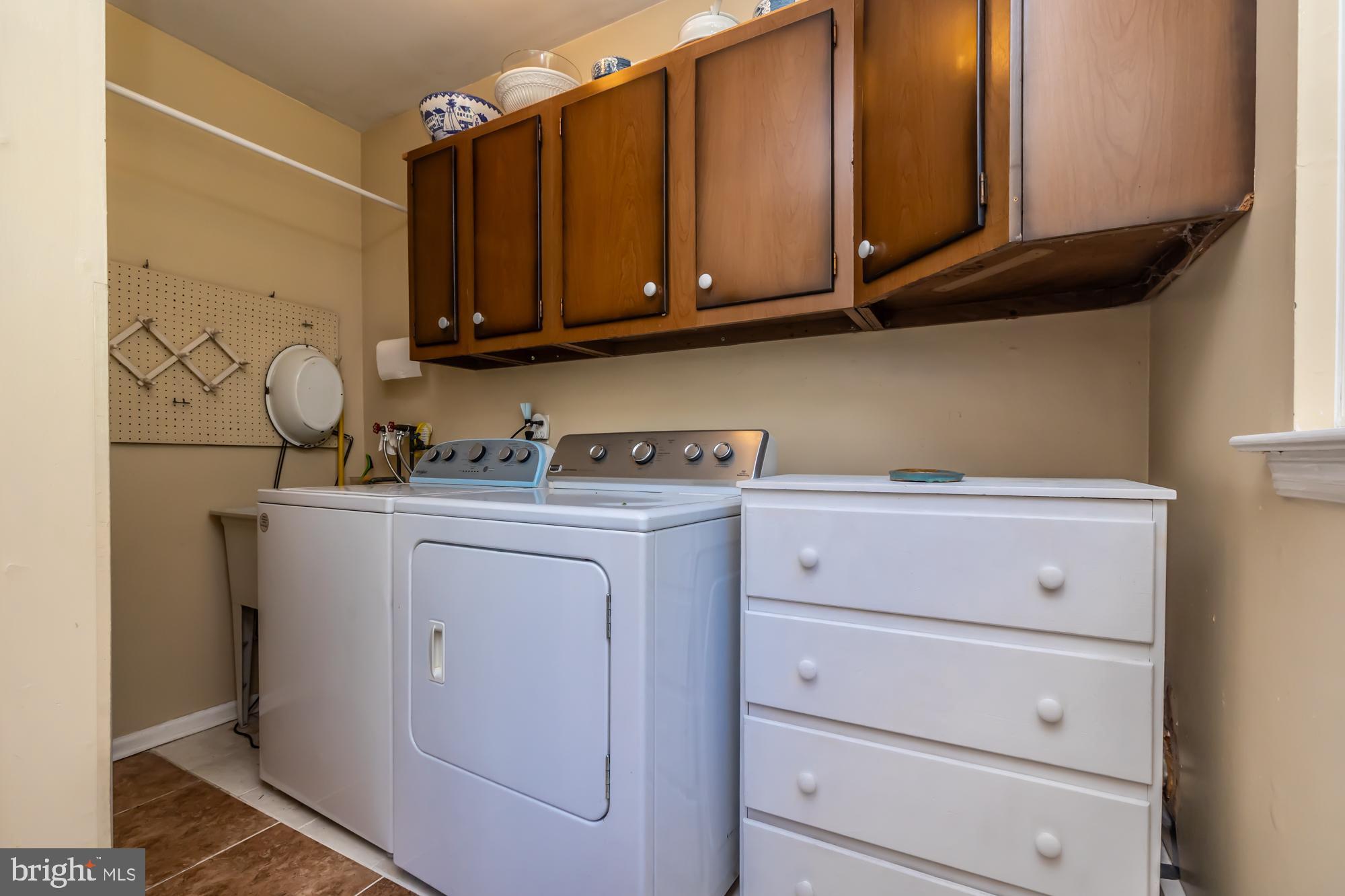 12 Flintshire Road Malvern, PA 19355 - Photo 29 of 50 a utility room with cabinets
