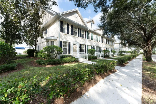 $3,700 | 340 Jacaranda Drive, Jupiter, FL 33458