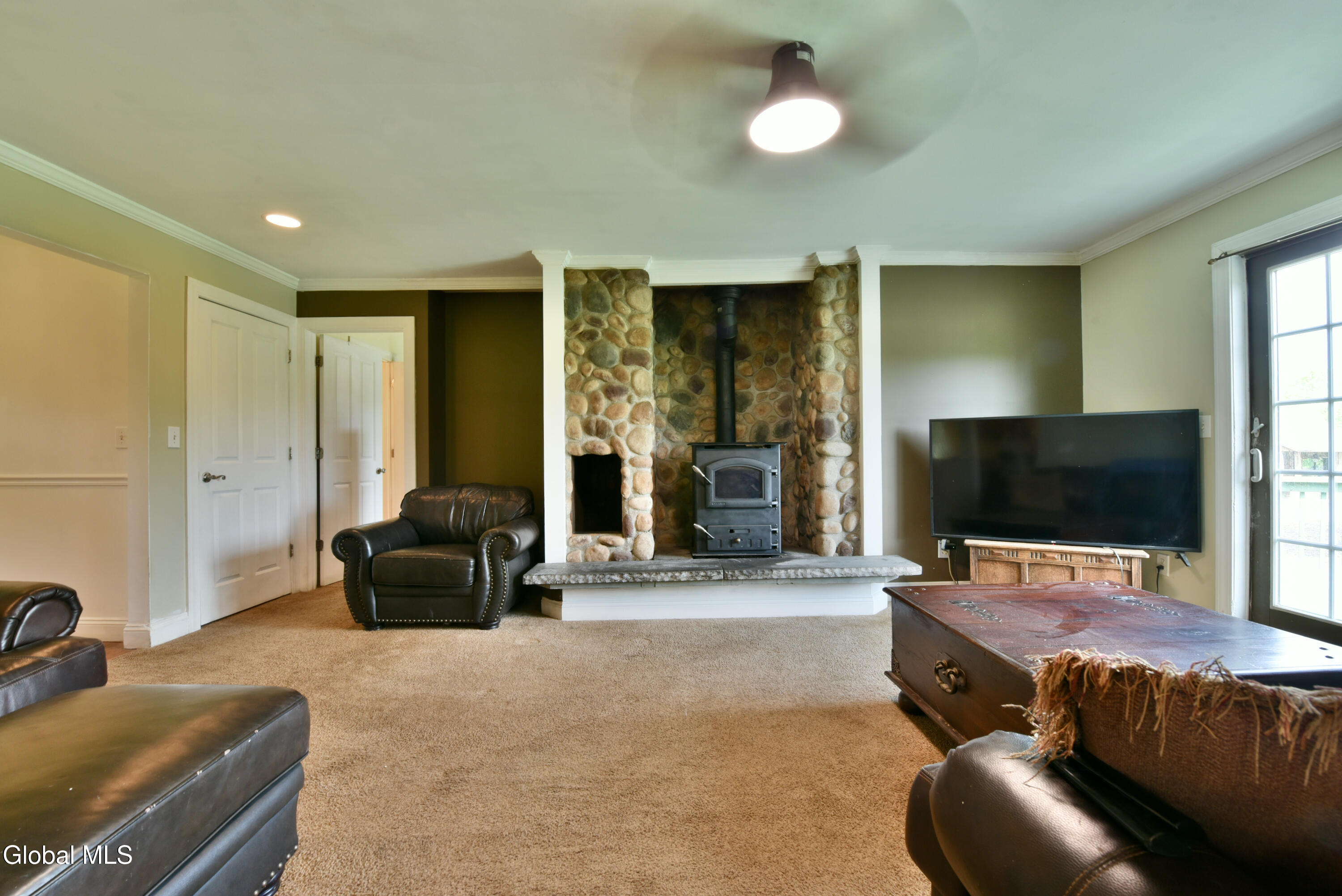 605 Plummer Road Ballston Spa, NY 12020 - Photo 5 of 64 Living Room