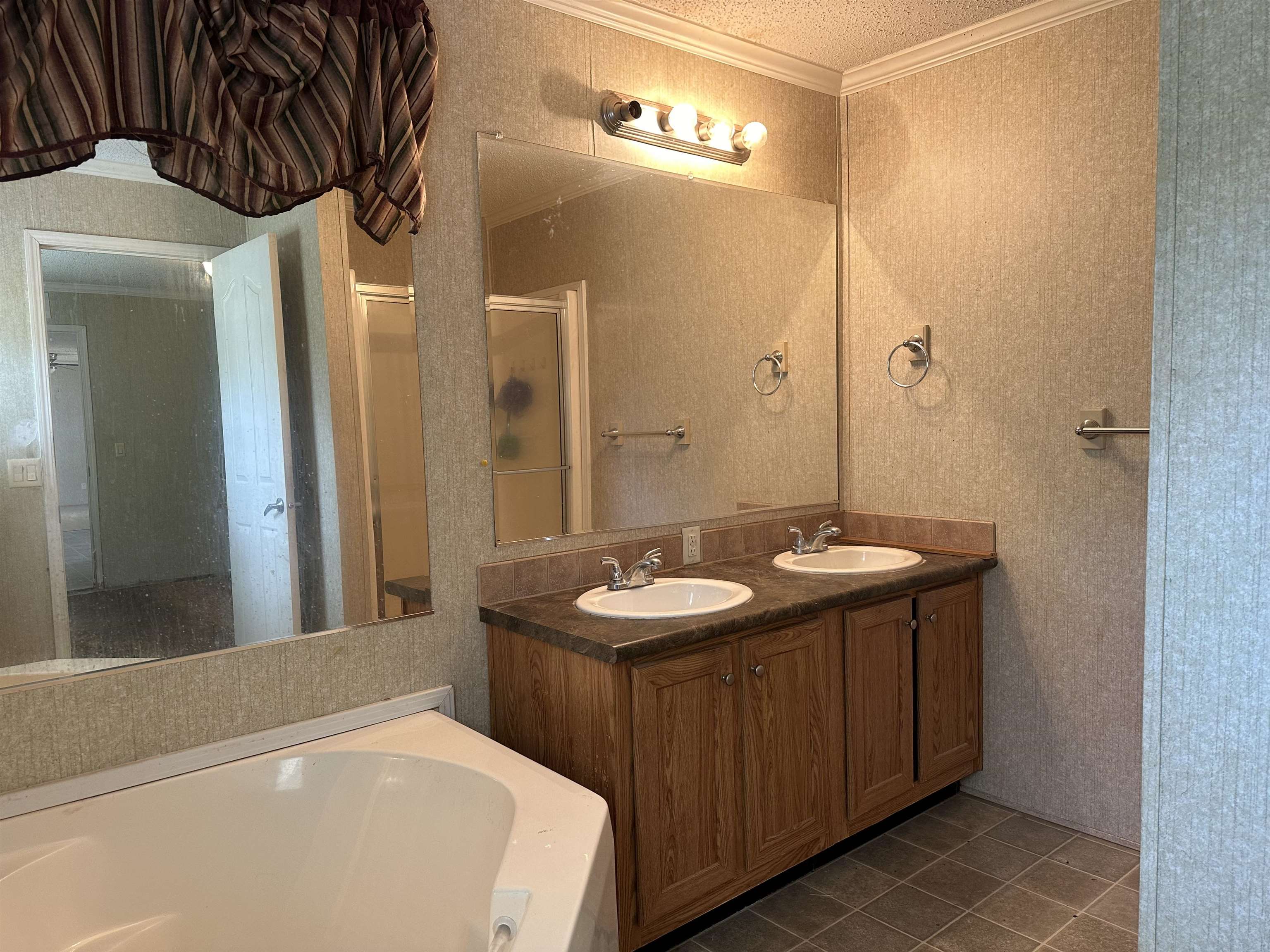 23268 T D Barnett Road Robertsdale, AL 36567 - Photo 13 of 16 Bathroom