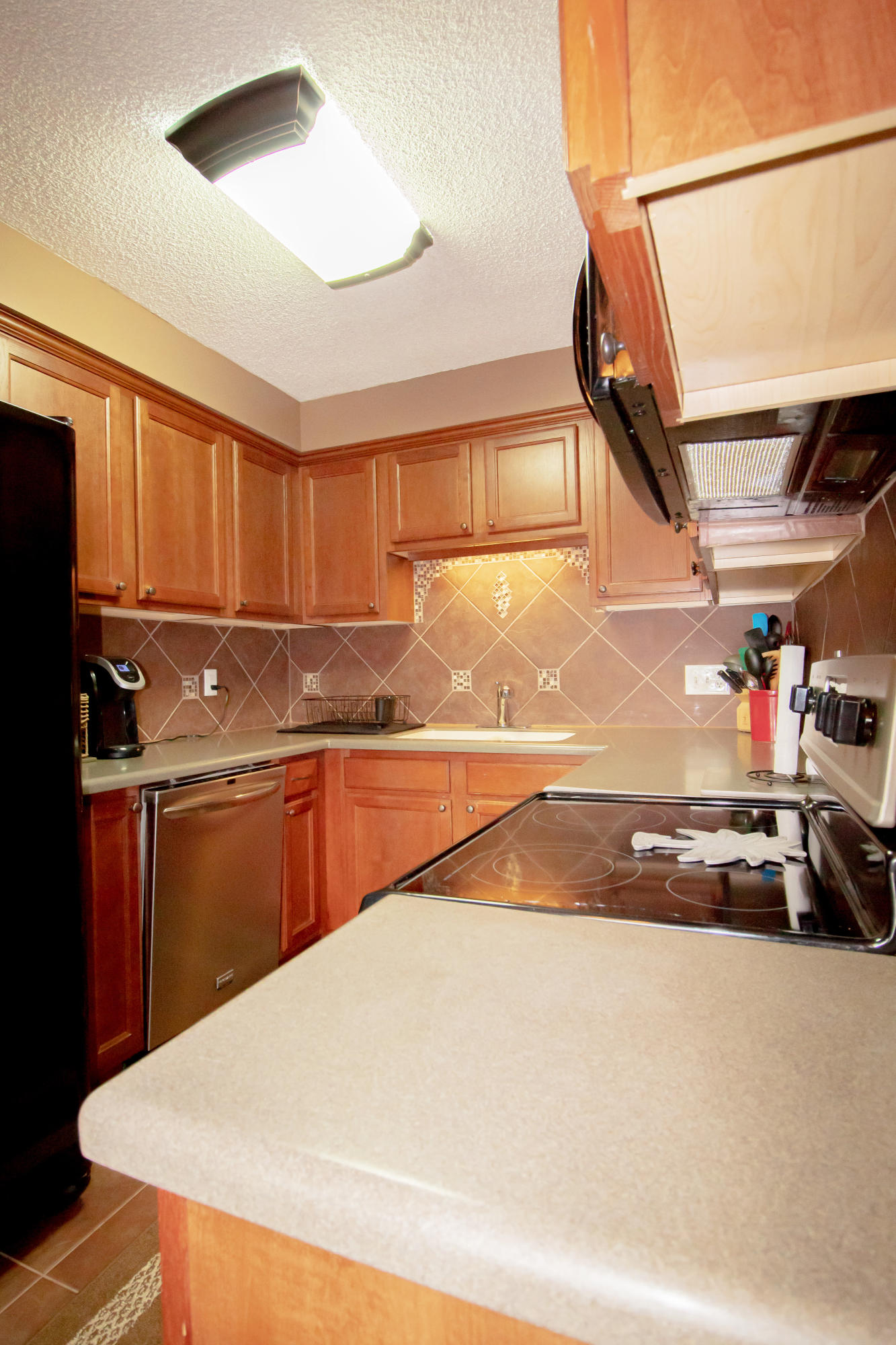 114 Rosa Street Summerville, SC 29483 - Photo 8 of 22 Kitchen