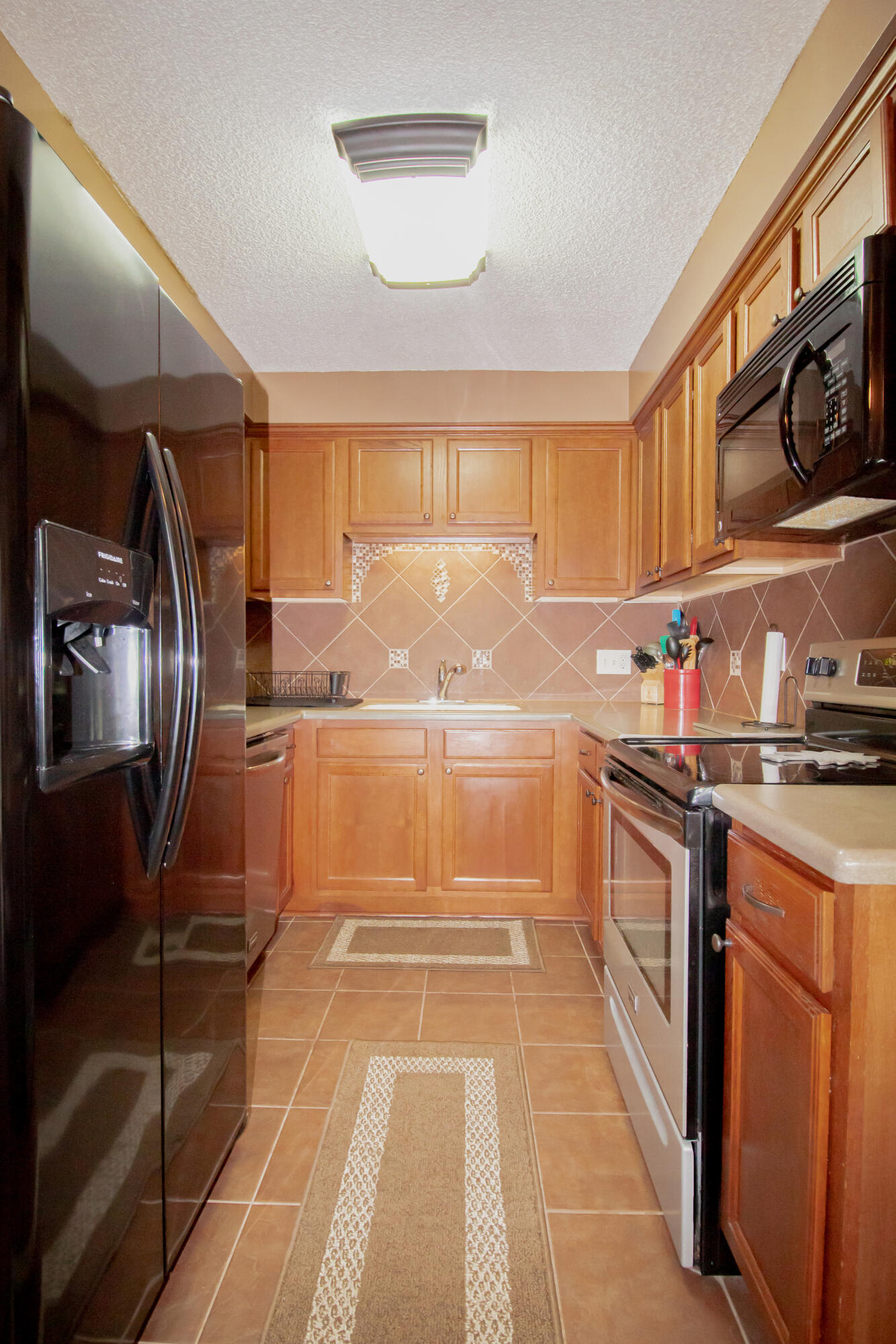 114 Rosa Street Summerville, SC 29483 - Photo 9 of 22 Kitchen