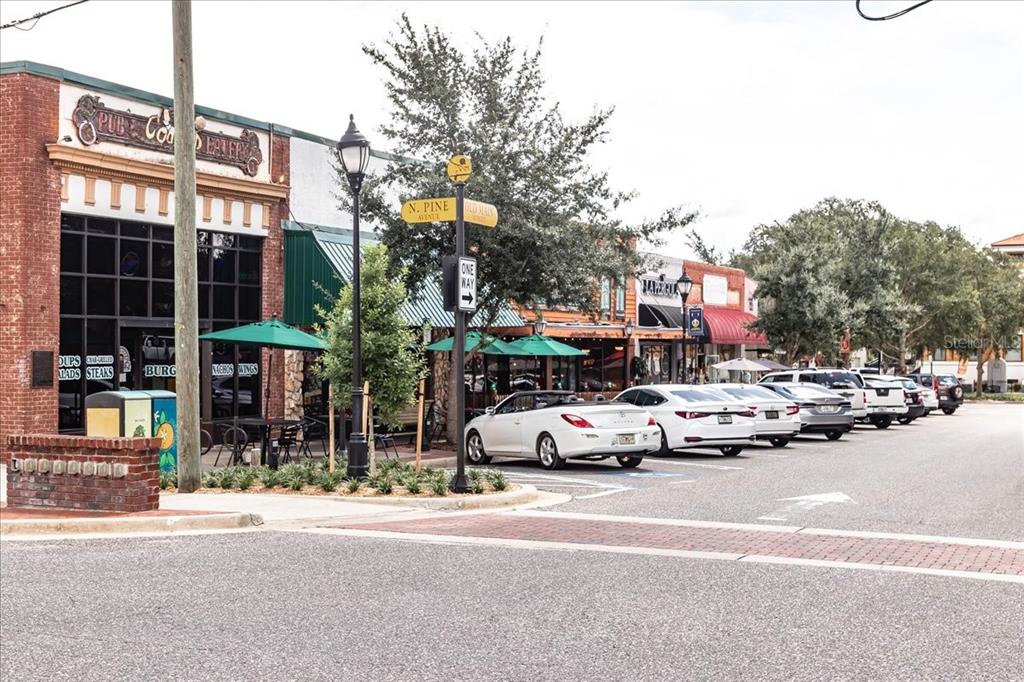 223 South Nesbitt Terrace Inverness, FL 34450 - Photo 83 of 85 a car parked in front of a building