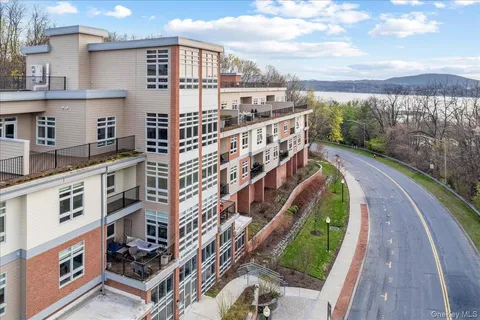 $599,000 | 30 Beekman Street, Unit 207, Beacon, NY 12508