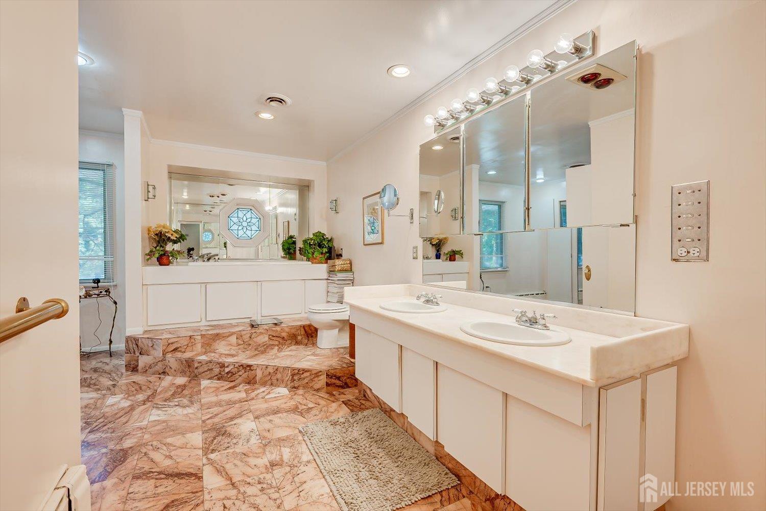 25 Marshall Drive Edison, NJ 08817 - Photo 29 of 68