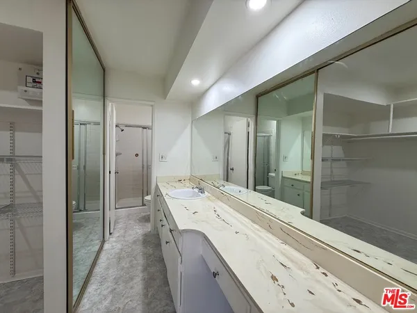 $2,650 | 5320 Zelzah Avenue, Unit 314, Encino, CA 91316