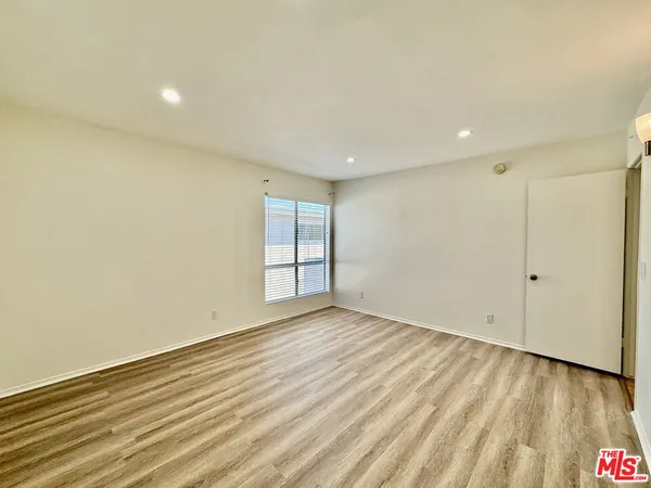 $2,650 | 5320 Zelzah Avenue, Unit 314, Encino, CA 91316
