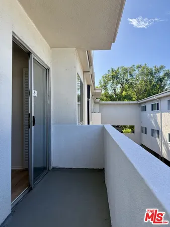 $2,650 | 5320 Zelzah Avenue, Unit 314, Encino, CA 91316