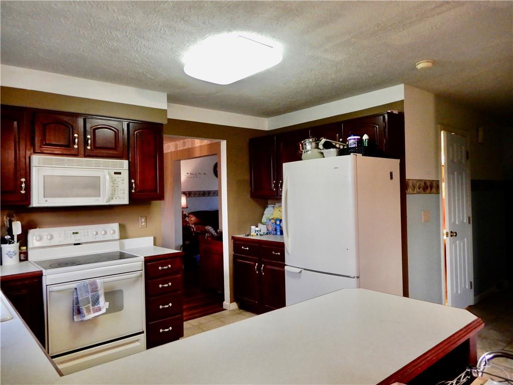 217 Lake Hill Road Sandy Lake, PA 16145 - Photo 5 of 25 Gallery Image 5