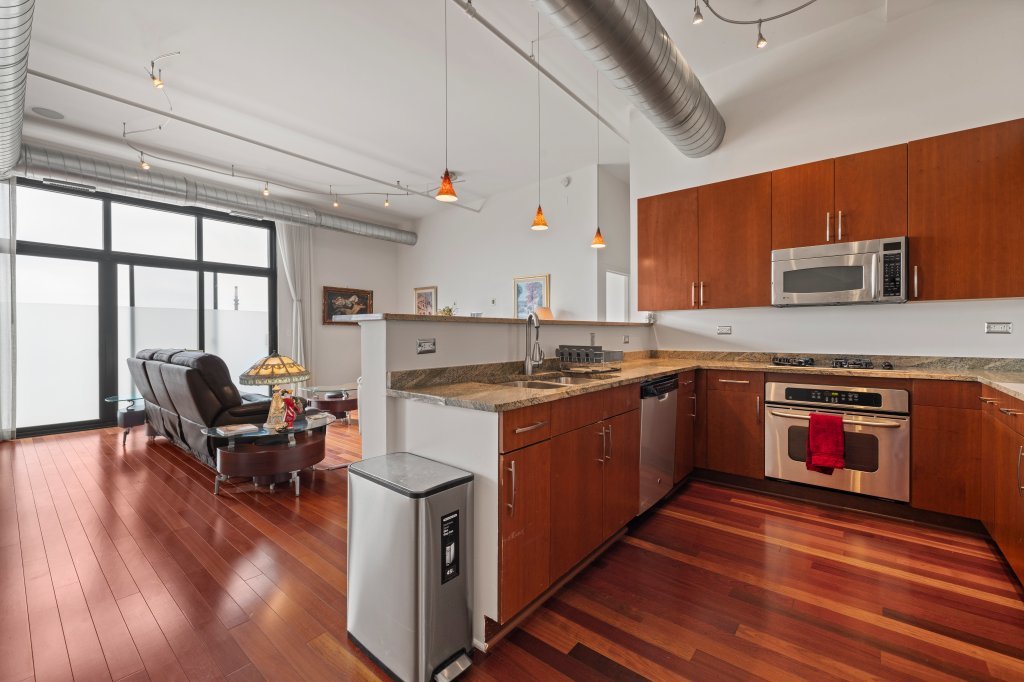 1525 South Sangamon Street, Unit 806 Chicago, IL 60608 - Photo 7 of 37