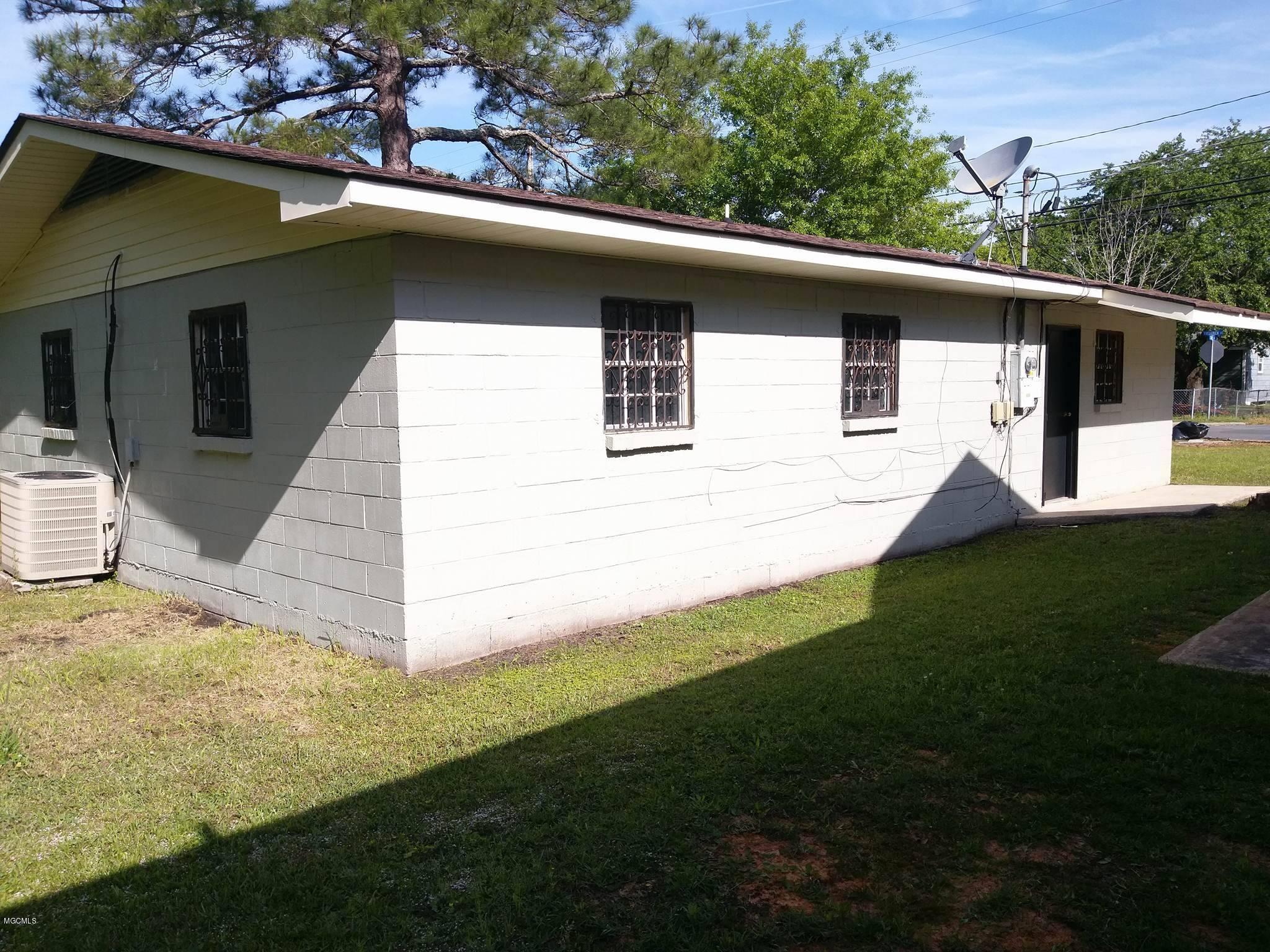 5132 Frederick Street Moss Point, MS 39563 - Photo 3 of 16 18052231_1385588248130383_129932956_o