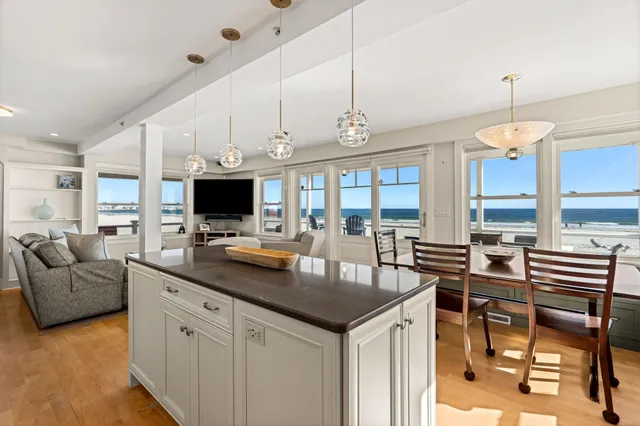 $1,759,000 | 10 Haverhill Avenue, Unit 1, Hampton, NH 03842