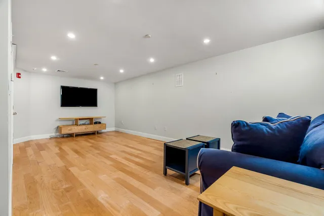 $1,759,000 | 10 Haverhill Avenue, Unit 1, Hampton, NH 03842