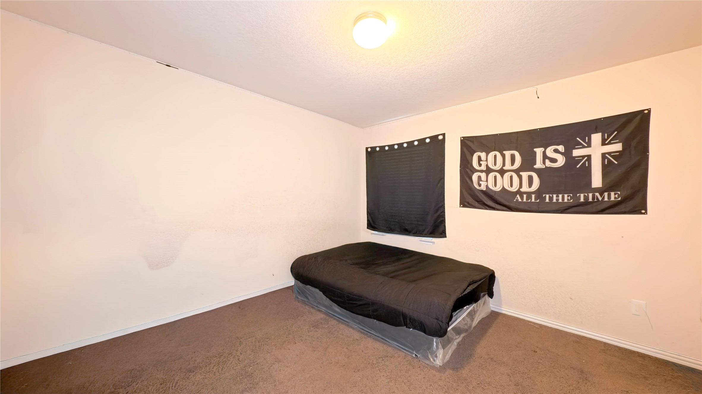 9707 Shimmering Lakes Drive Rosharon, TX 77583 - Photo 8 of 19 a wooden floor with a black and white wall