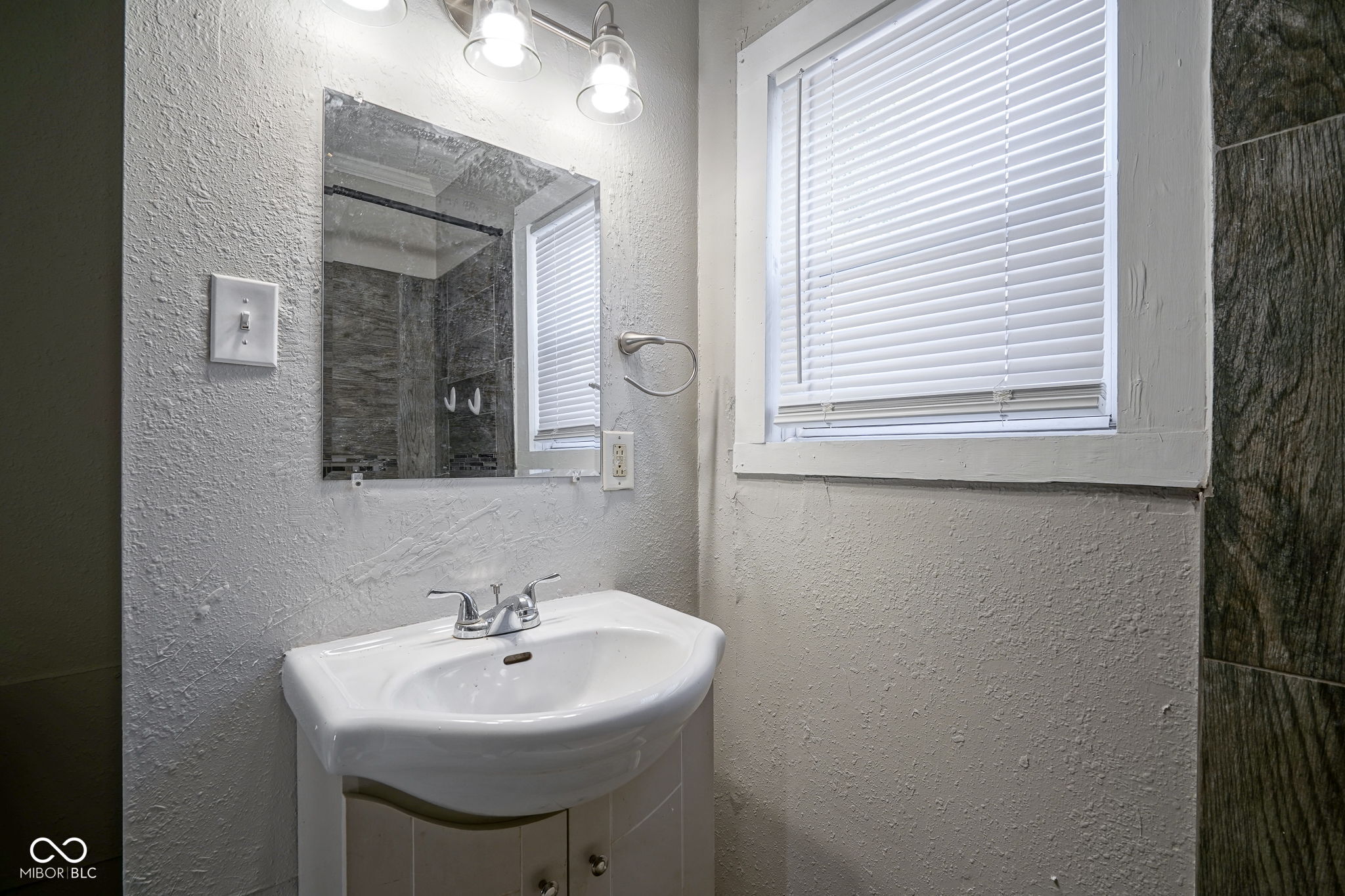 3338 Ralston Avenue Indianapolis, IN 46218 - Photo 19 of 27