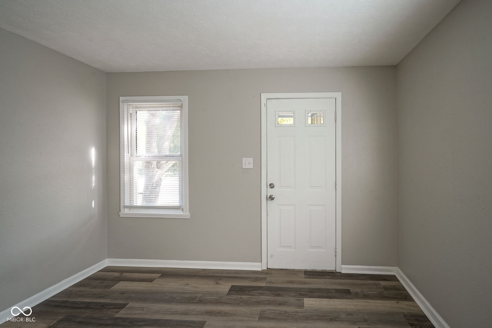 3338 Ralston Avenue Indianapolis, IN 46218 - Photo 5 of 27