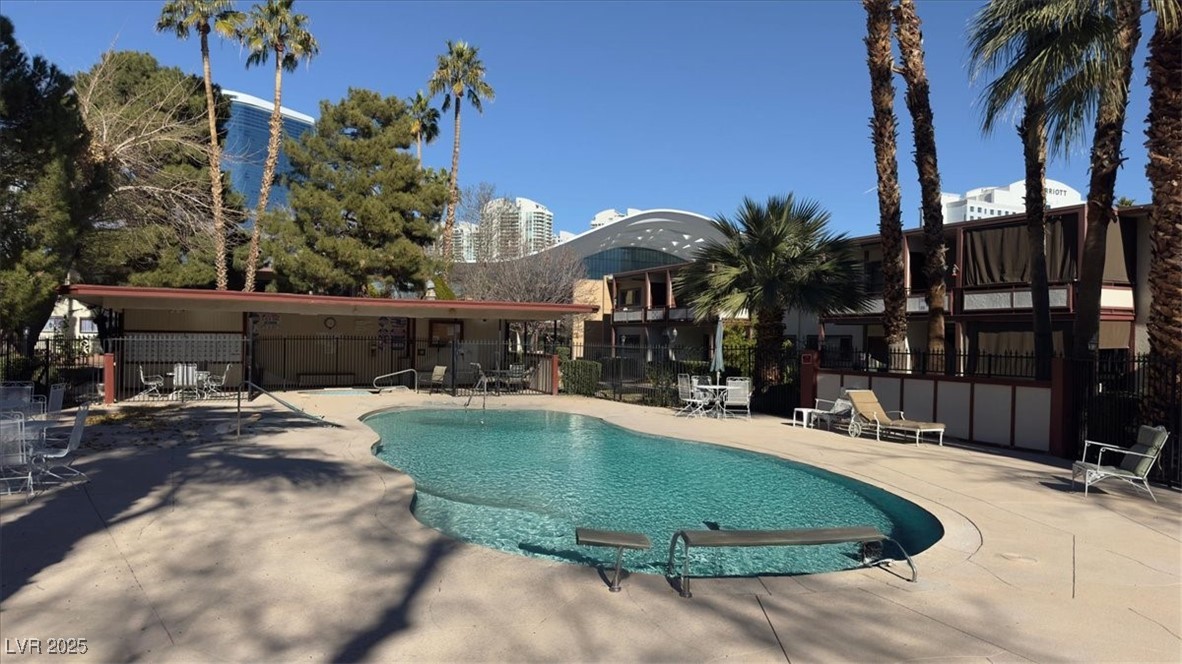 350 East Desert Inn Road, Unit H208 Las Vegas, NV 89109 - Photo 31 of 35 Gallery Image 31