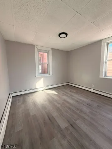 $1,950 | 134 East Jersey Street, Unit 4, Elizabeth Port, NJ 07206