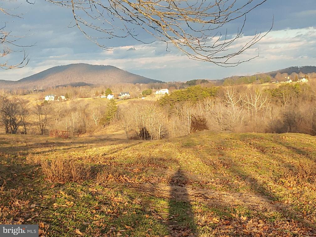 What a beautiful mountain view from your home