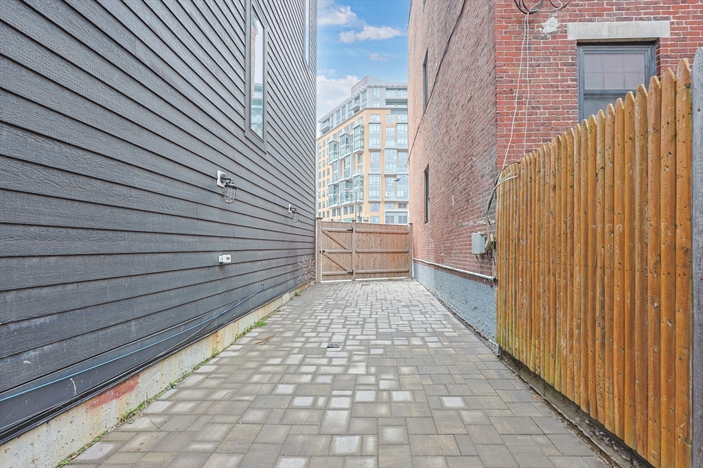 43 Stillman Street, Unit 1 Boston, MA 02113 - Photo 39 of 41