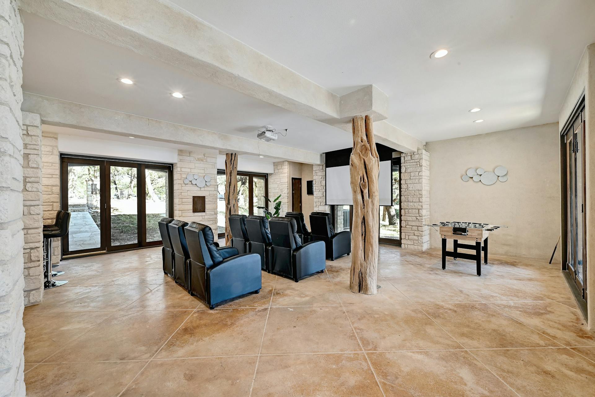 6021 Circle J Road Marble Falls, TX 78654 - Photo 28 of 39 Living room with recessed lighting