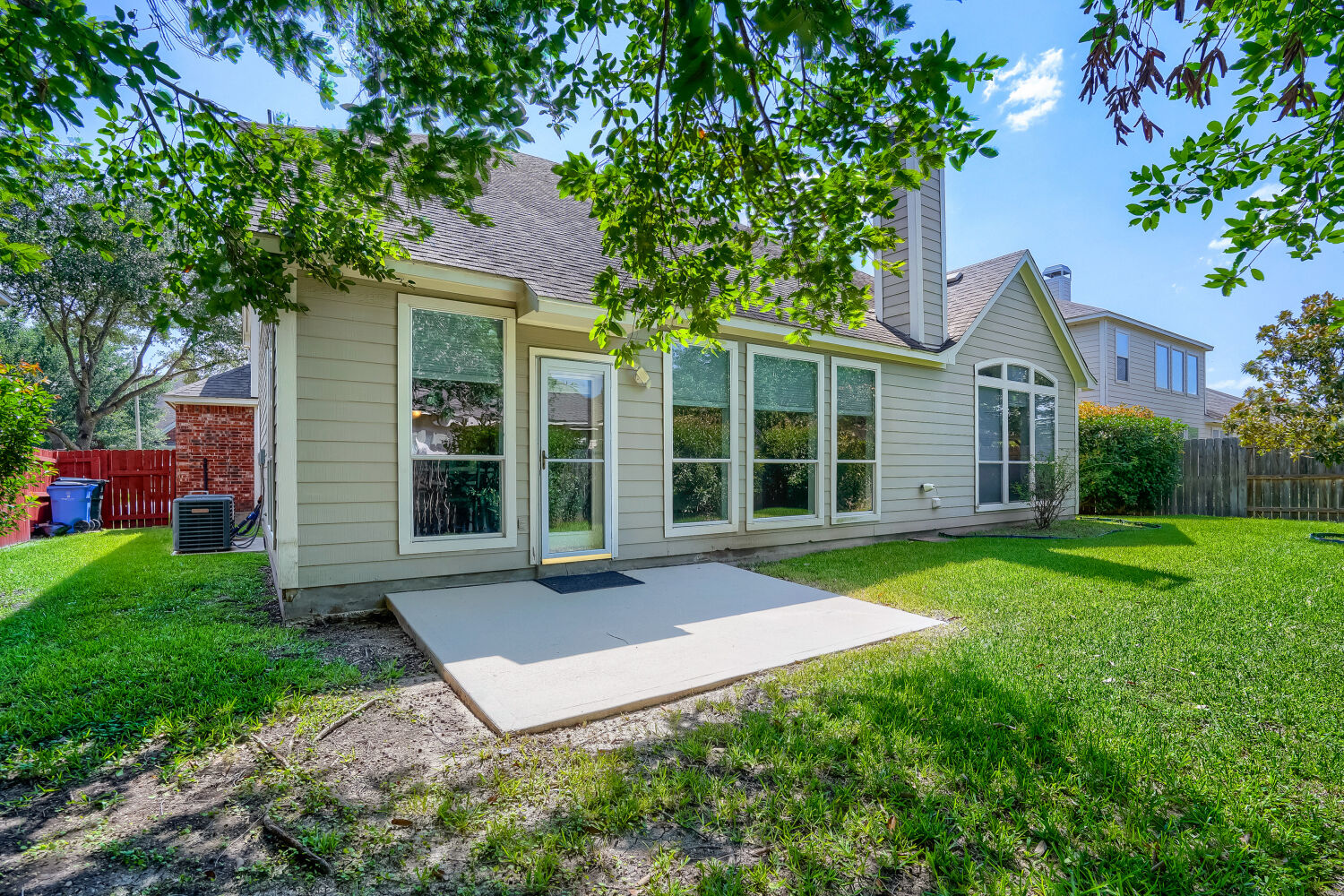 2985 Prairie Bluff Seguin, TX 78155 - Photo 20 of 25 Enjoy your morning coffee or evening beverage on the back patio.