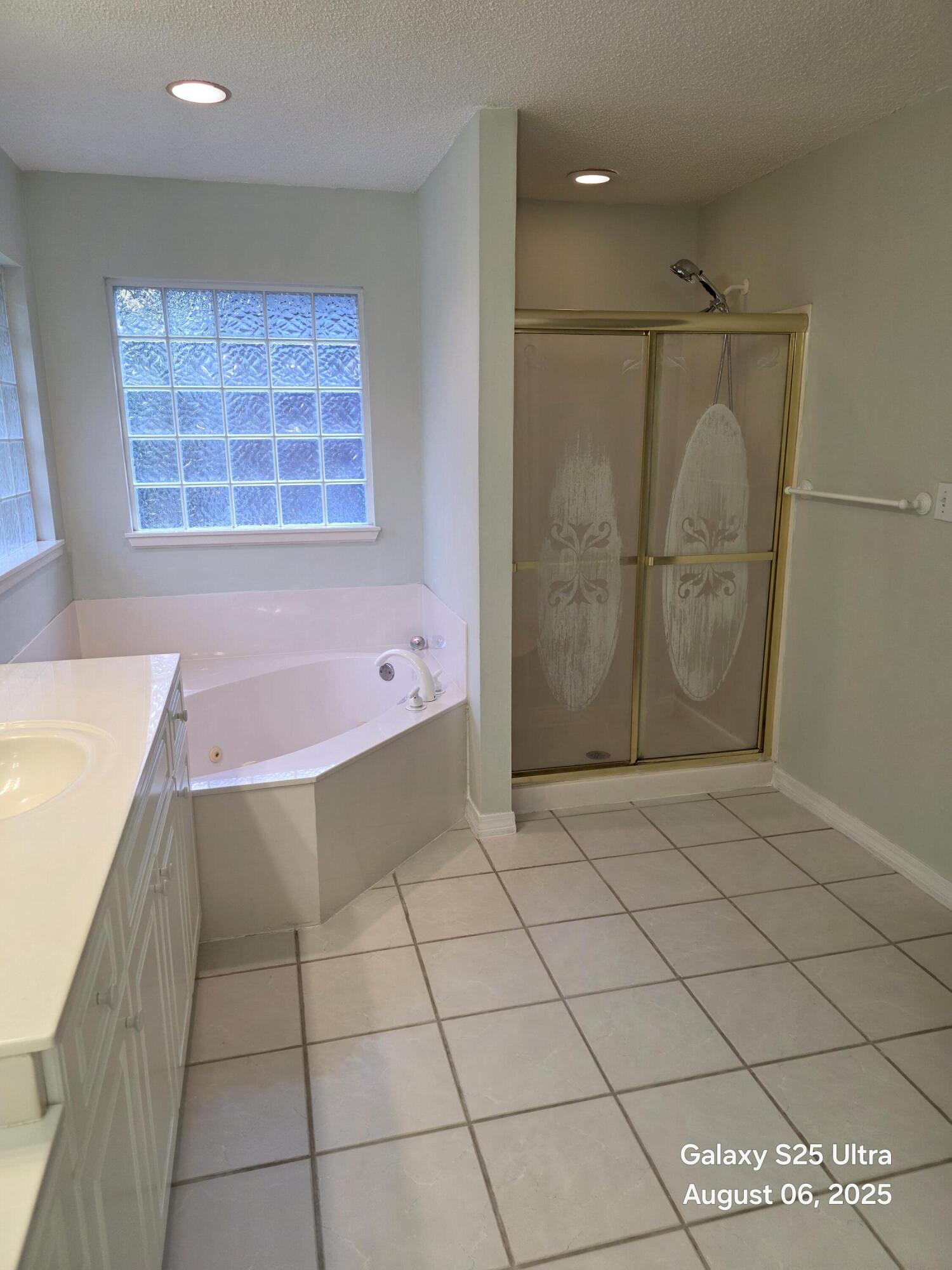 127 Mohawk Trail Crestview, FL 32536 - Photo 27 of 42 20250806_071645