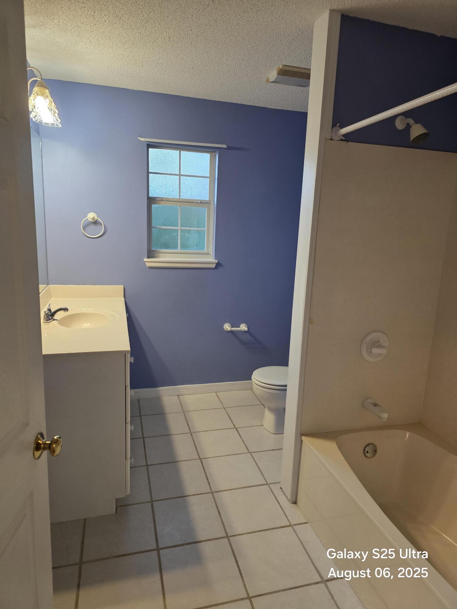 127 Mohawk Trail Crestview, FL 32536 - Photo 7 of 42 20250806_071039