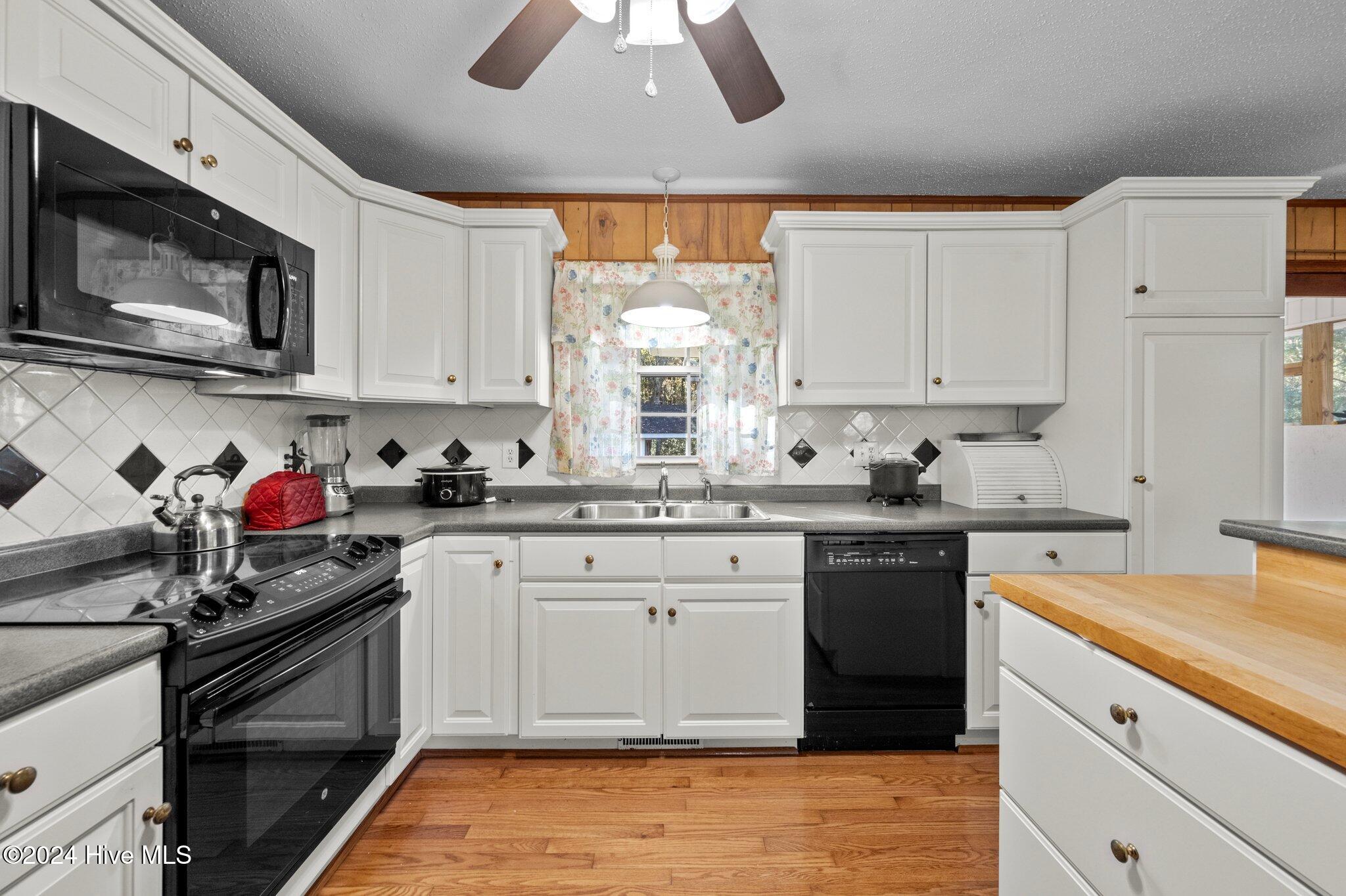 386 Batchelor Bay Road Wallace, NC 28466 - Photo 5 of 56 21-web-or-mls-_Z724398