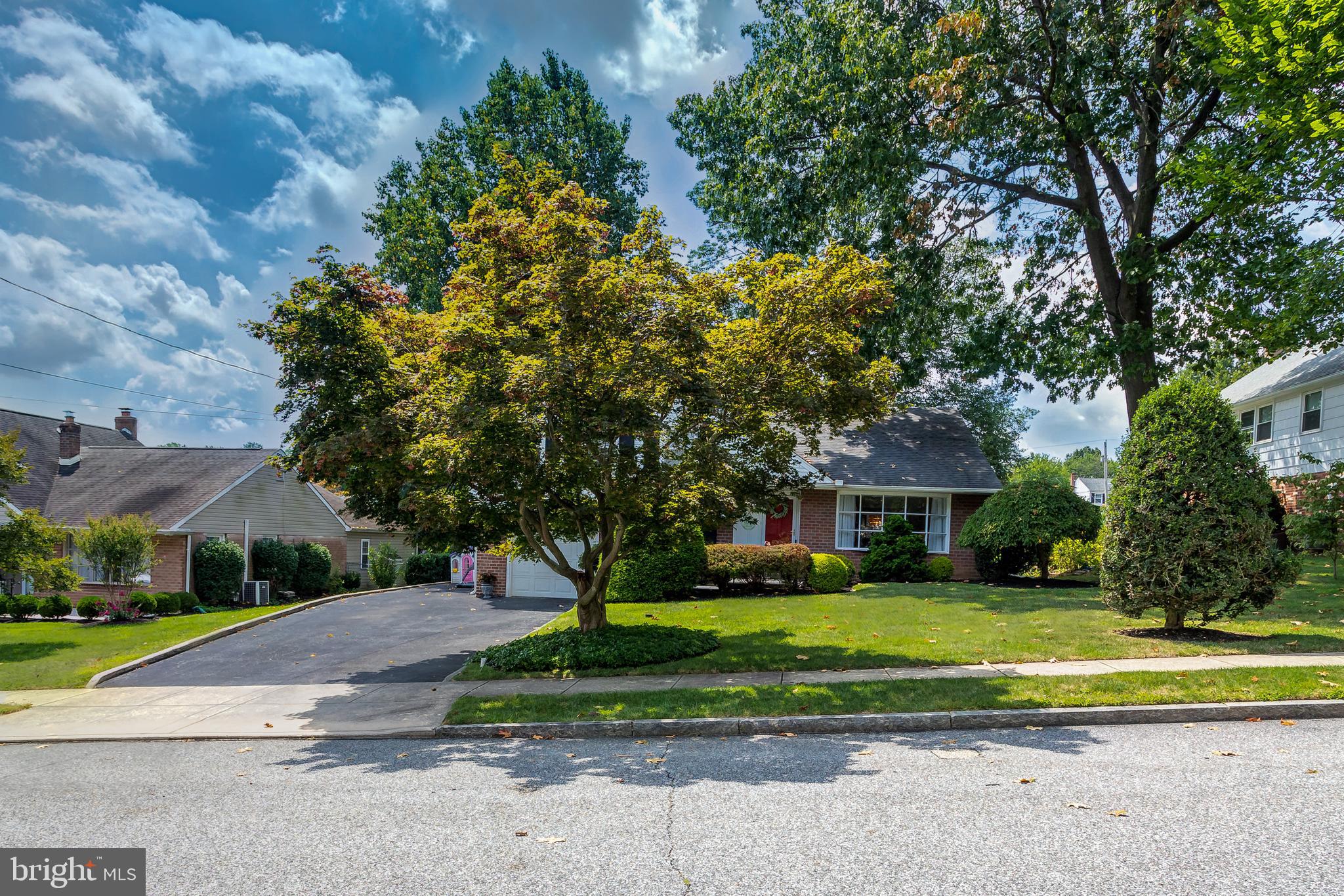 958 Edwards Drive Springfield, PA 19064 - Photo 3 of 39
