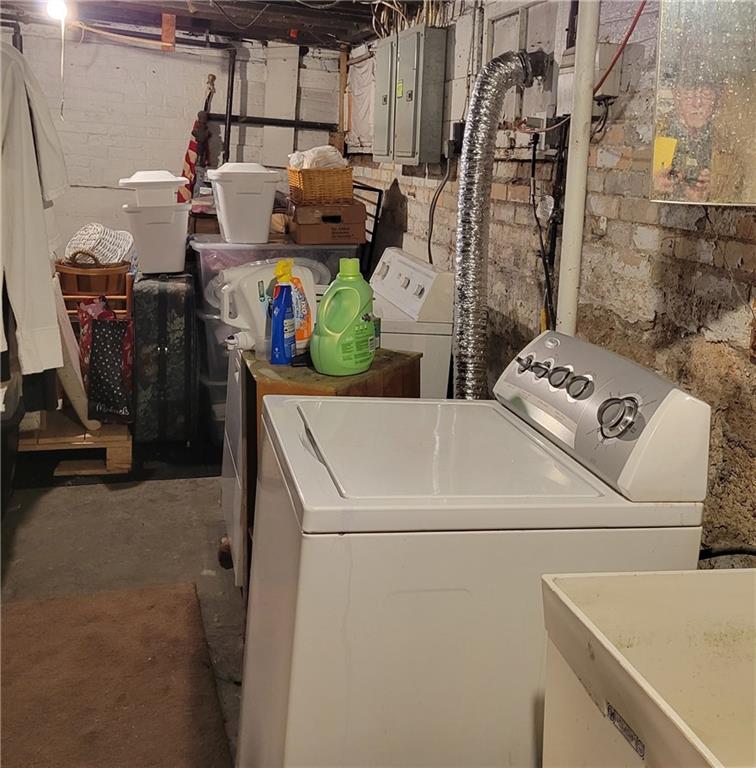 276 13th Street Ambridge, PA 15003 - Photo 24 of 25 a utility room with dryer and washer