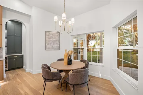 a en suite bathroom with double sink and a mirror