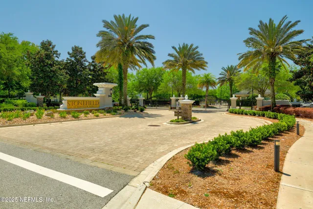 $270,000 | 5747 Parkstone Crossing Drive, Jacksonville, FL 32258